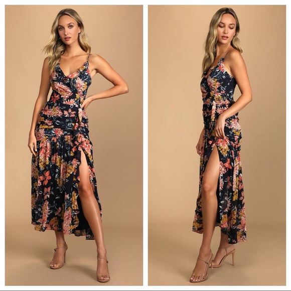 Lulus Dresses & Skirts - NWOT Stunning Soiree Navy Blue Floral Print Ruched Midi Dress